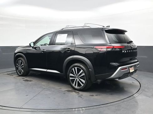 Used 2024 Nissan Pathfinder Platinum w/ Cargo Package image 6