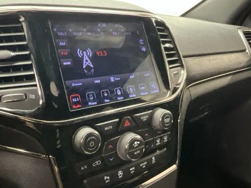 Used 2019 Jeep Grand Cherokee Limited X image 10