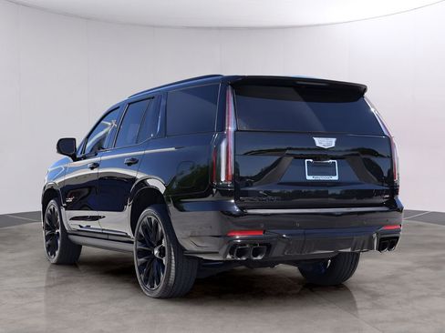 Used 2025 Cadillac Escalade V AWD/4WD image 5