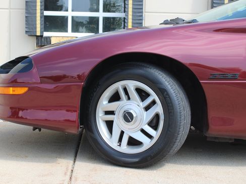 Used 1995 Chevrolet Camaro Z28 RWD image 38