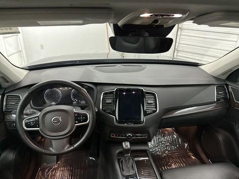 Used 2017 Volvo XC90 T6 Momentum w/ Momentum Plus Package image 19