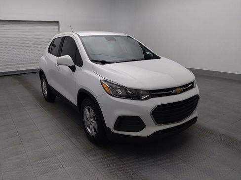 Used 2020 Chevrolet Trax LS FWD image 13