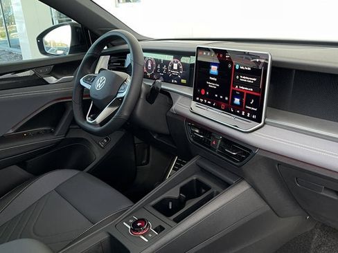 New 2026 Volkswagen Tiguan SE R-Line image 22