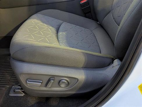 New 2025 Toyota RAV4 XLE w/ Convenience Package AWD/4WD image 4