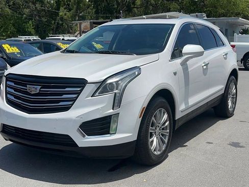 Used 2017 Cadillac XT5 Luxury FWD image 2