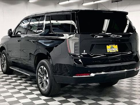Used 2025 Chevrolet Tahoe LT w/ Comfort Package AWD/4WD image 3