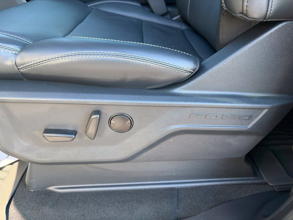 Used 2026 Ford Expedition Platinum w/ Stealth Performance Package AWD/4WD image 14