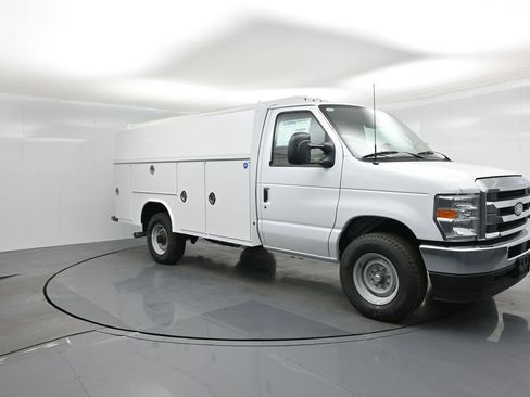 New 2026 Ford E-350 and Econoline 350 Super Duty w/ Power Equipment Group image 54