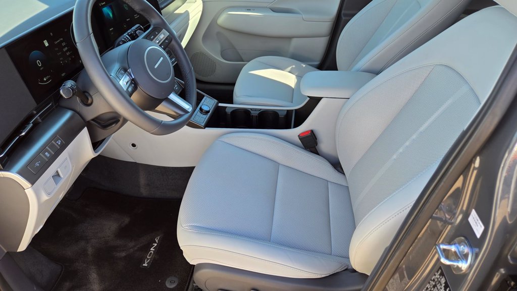 Used 2026 Hyundai Kona SEL Premium FWD image 13