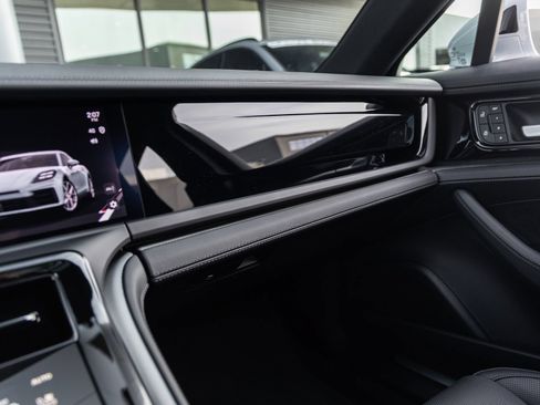 Certified 2026 Porsche Panamera RWD image 32