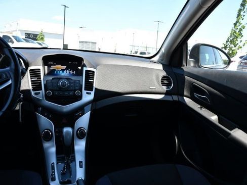 Used 2014 Chevrolet Cruze LT FWD image 20