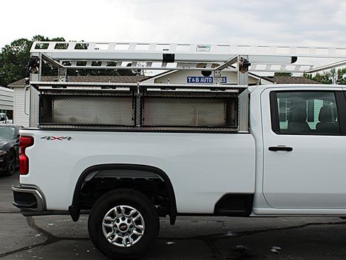 Used 2025 Chevrolet Silverado 2500 W/T w/ WT/CX Safety Package AWD/4WD image 11
