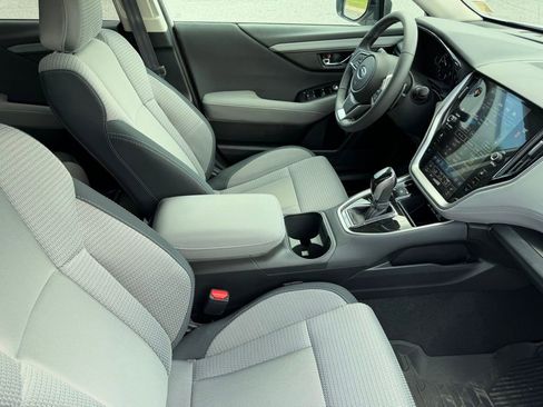 Used 2025 Subaru Outback Premium AWD/4WD image 17