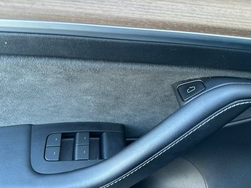 Used 2023 Tesla Model 3 Standard Range RWD image 11