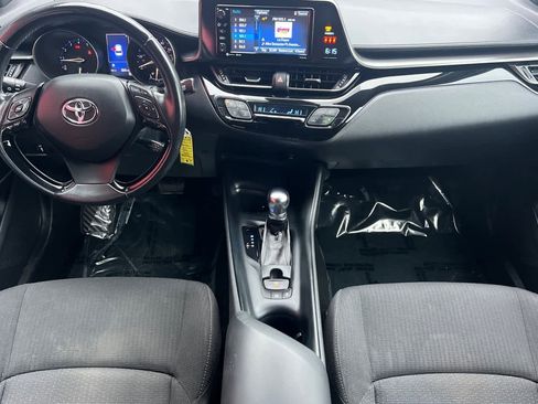 Used 2018 Toyota C-HR XLE image 4