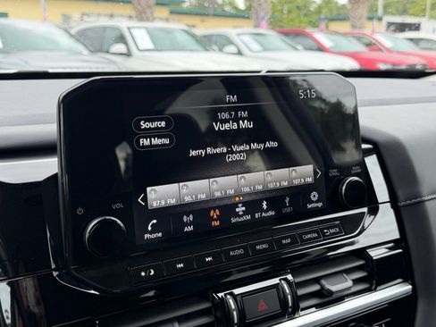 Used 2025 Nissan Pathfinder SL FWD image 20