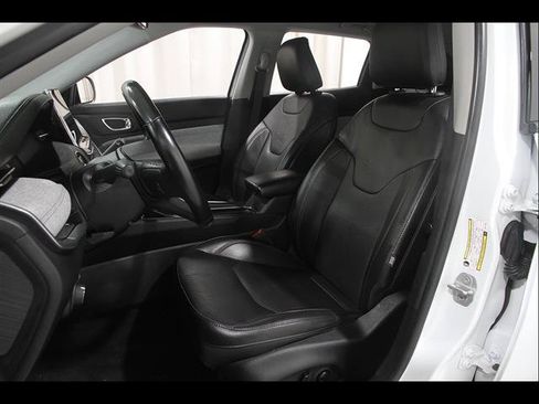Used 2022 Jeep Compass Latitude AWD/4WD image 5