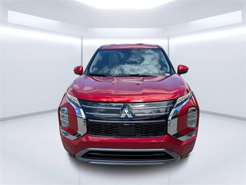 New 2025 Mitsubishi Outlander SE image 8