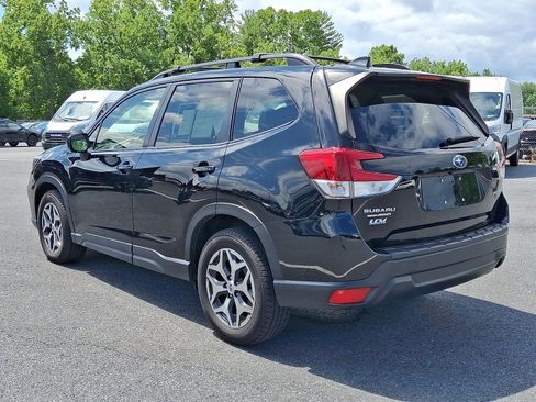 Used 2020 Subaru Forester Premium AWD/4WD image 7