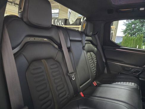 Used 2022 Rivian R1T Launch Edition image 25