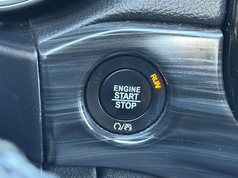 Used 2019 Jeep Grand Cherokee Altitude image 34