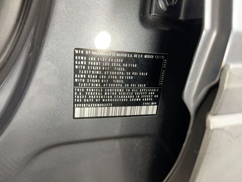Used 2019 Volkswagen Tiguan SE image 18
