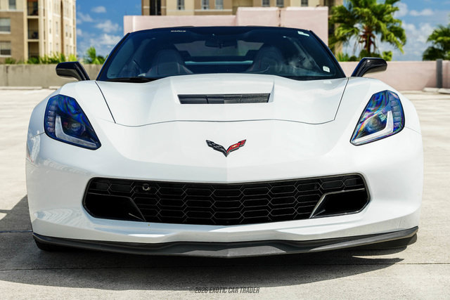 Used 2018 Chevrolet Corvette Stingray Coupe w/ 1LT RWD image 12