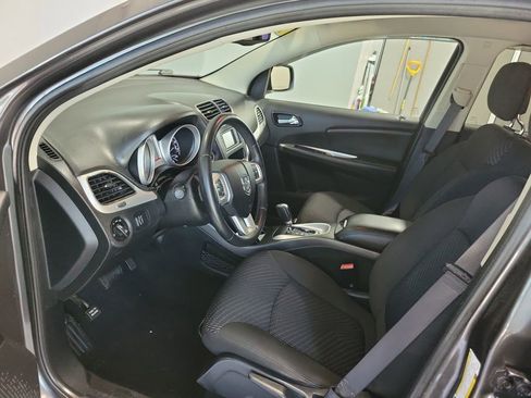 Used 2015 Dodge Journey SXT w/ Flexible Seating Group image 2