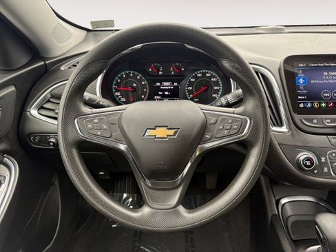Used 2021 Chevrolet Malibu LT image 12