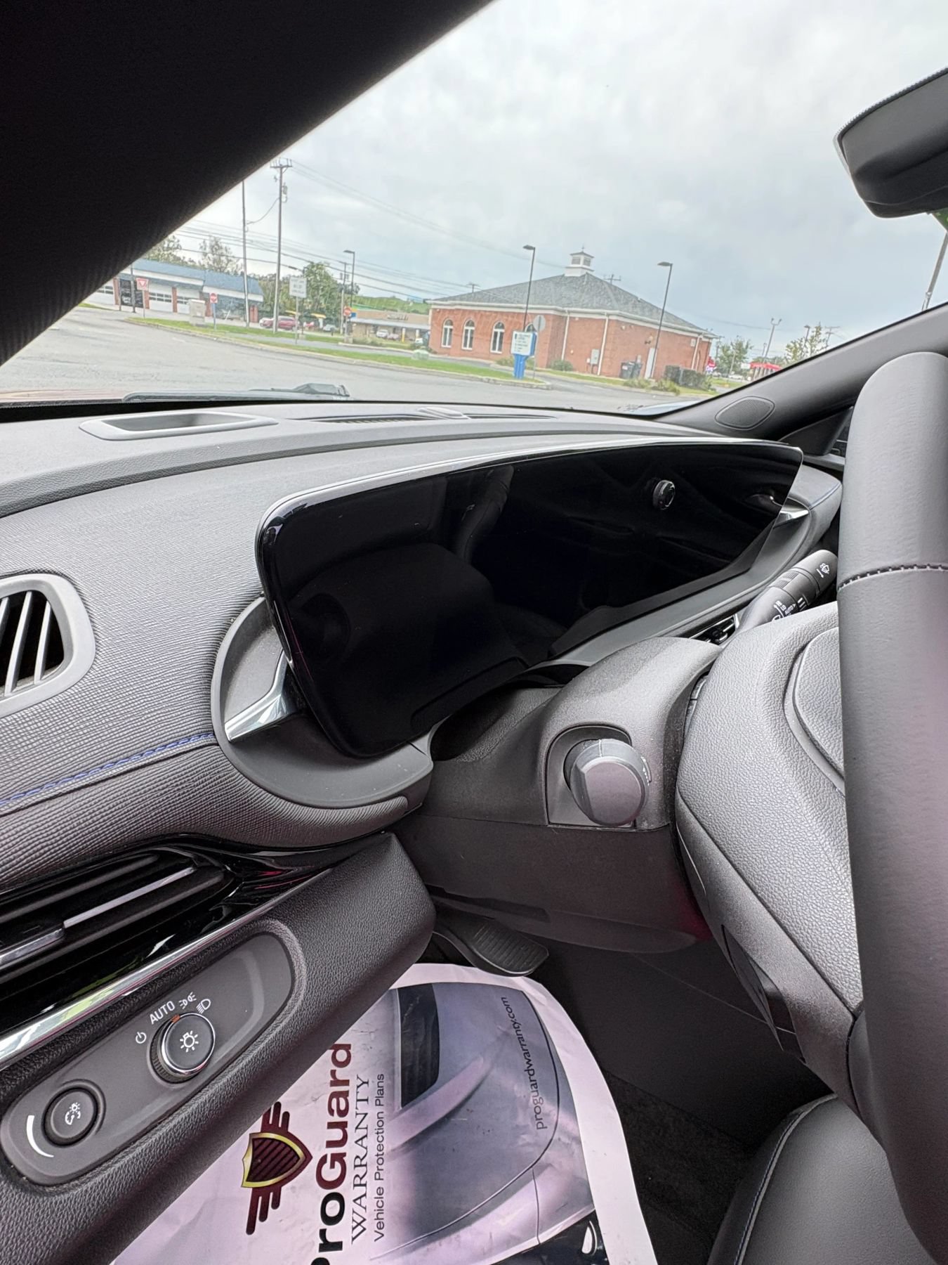 Used 2024 Buick Envista Sport Touring w/ Convenience I Package FWD image 24