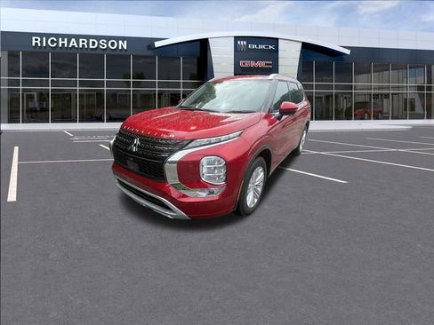 Used 2024 Mitsubishi Outlander SEL image 1