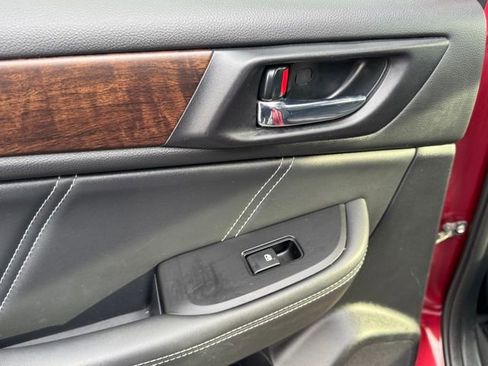 Used 2018 Subaru Outback 2.5i Limited image 16