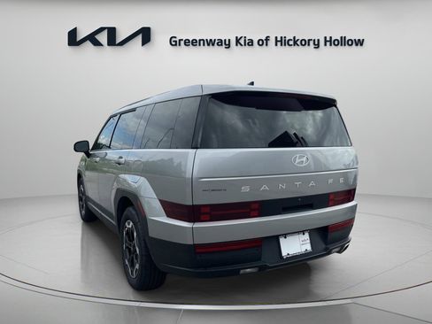 Used 2024 Hyundai Santa Fe SE FWD image 5