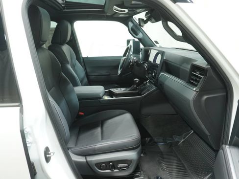 Used 2024 Lexus GX 550 w/ Accessory Package (Z1) AWD/4WD image 16