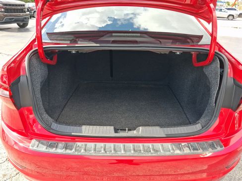 Used 2019 Volkswagen Jetta SEL w/ Cold Weather Package FWD image 27