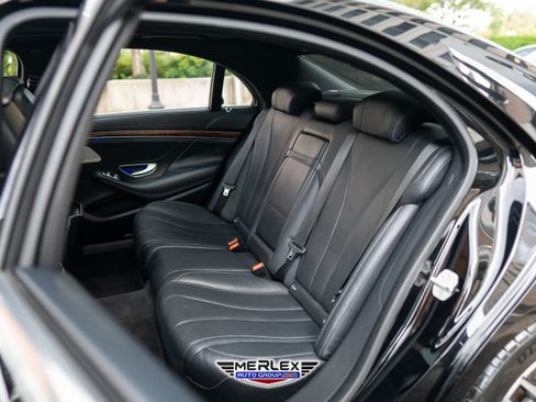 Used 2014 Mercedes-Benz S 550 Sedan w/ Sport Package w/ Sport Package image 20
