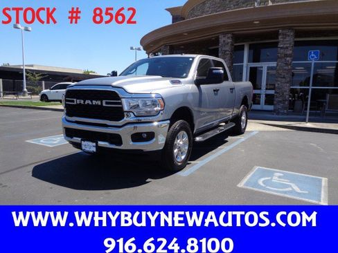 Used 2024 RAM 2500 Big Horn AWD/4WD image 1