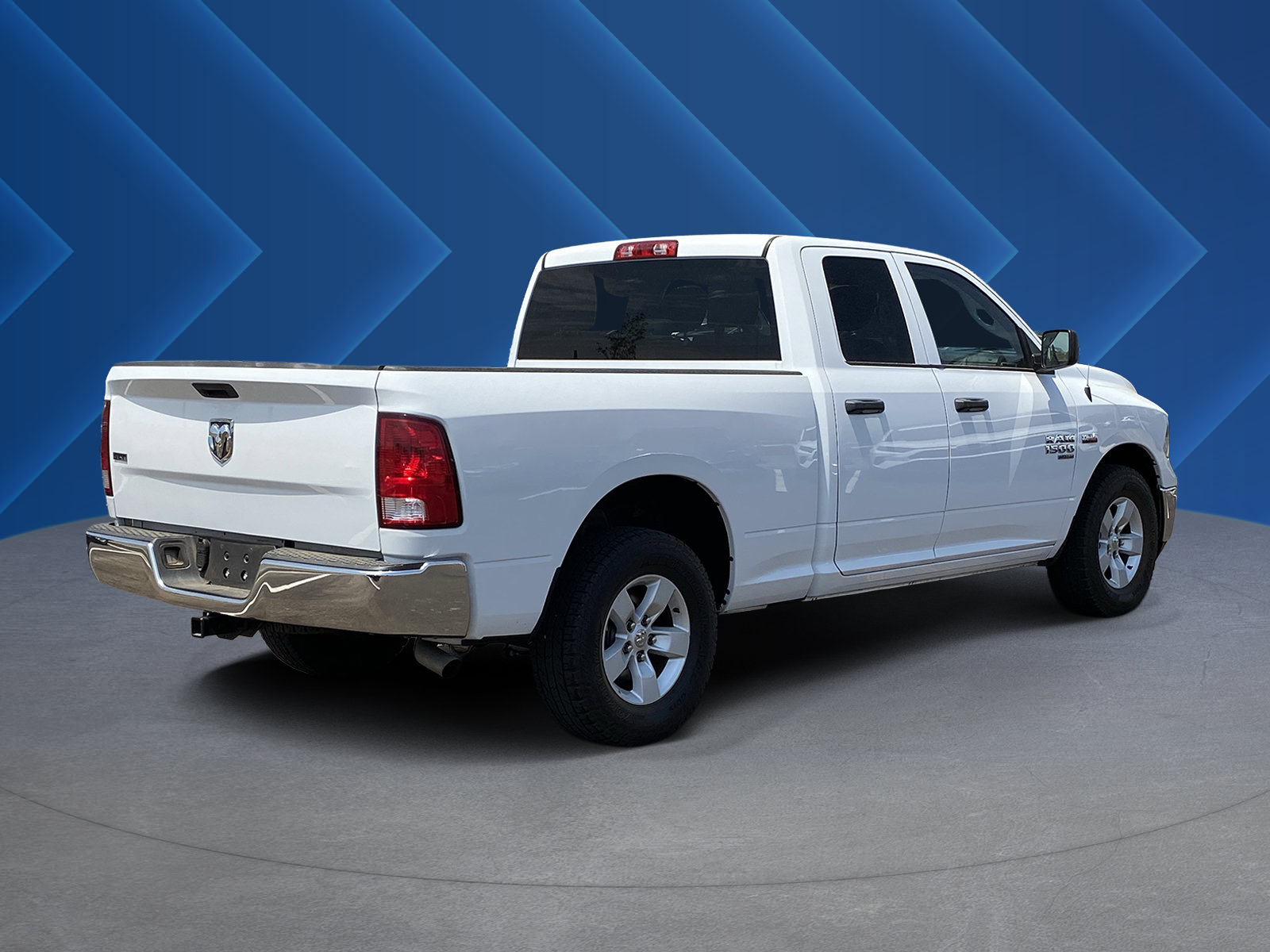 Used 2022 RAM 1500 Classic SLT RWD image 3