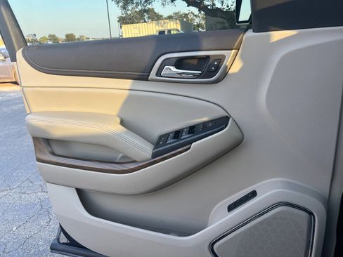 Used 2020 GMC Yukon Denali w/ Enhanced Security Package image 28