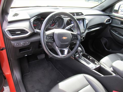 Used 2023 Chevrolet TrailBlazer ACTIV w/ Sun and Liftgate Package image 15