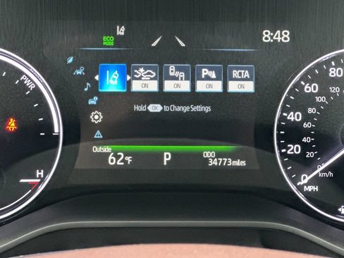 Used 2023 Toyota Sienna Platinum FWD image 36