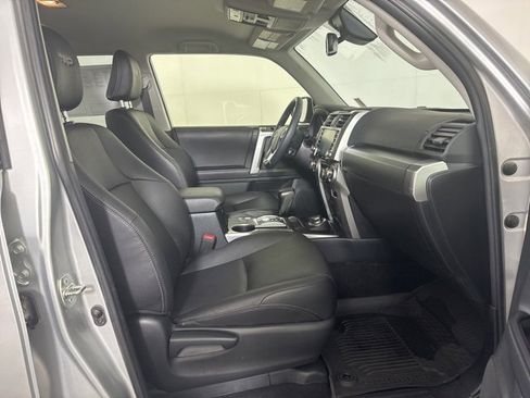 Used 2022 Toyota 4Runner TRD Sport image 4