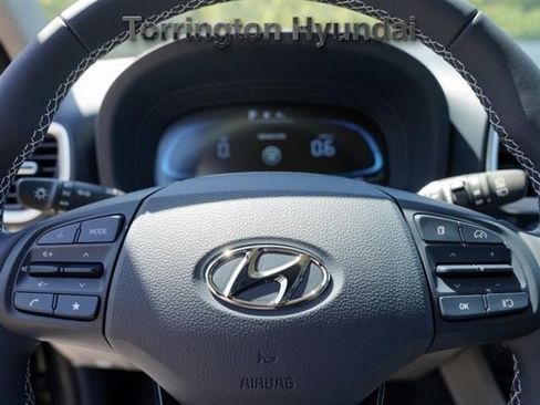New 2025 Hyundai Venue Limited image 17