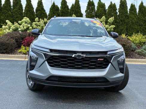 Used 2024 Chevrolet Trax RS w/ Driver Confidence Package FWD image 5