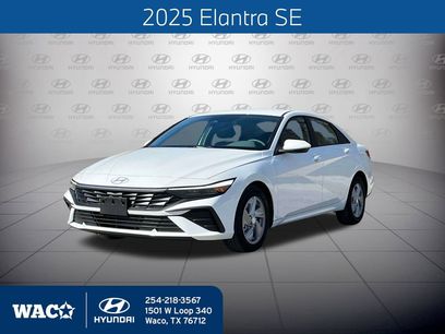 New 2025 Hyundai Elantra SE