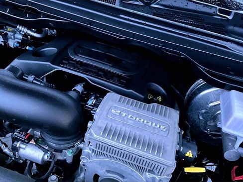 Used 2022 RAM 1500 Limited w/ Body-Colour Bumper Group image 35