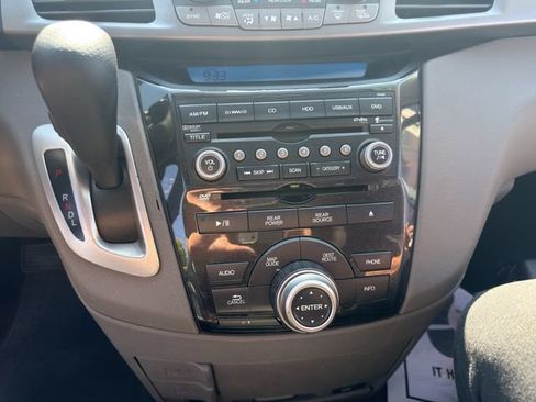 Used 2013 Honda Odyssey Touring Elite image 3