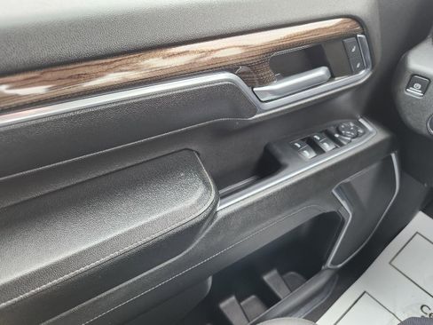 Used 2024 Chevrolet Silverado 2500 LT image 18