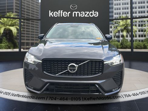 Used 2024 Volvo XC60 B5 Plus AWD/4WD image 2