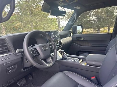 Used 2026 Lexus GX 550 w/ Cold Area Package AWD/4WD image 17